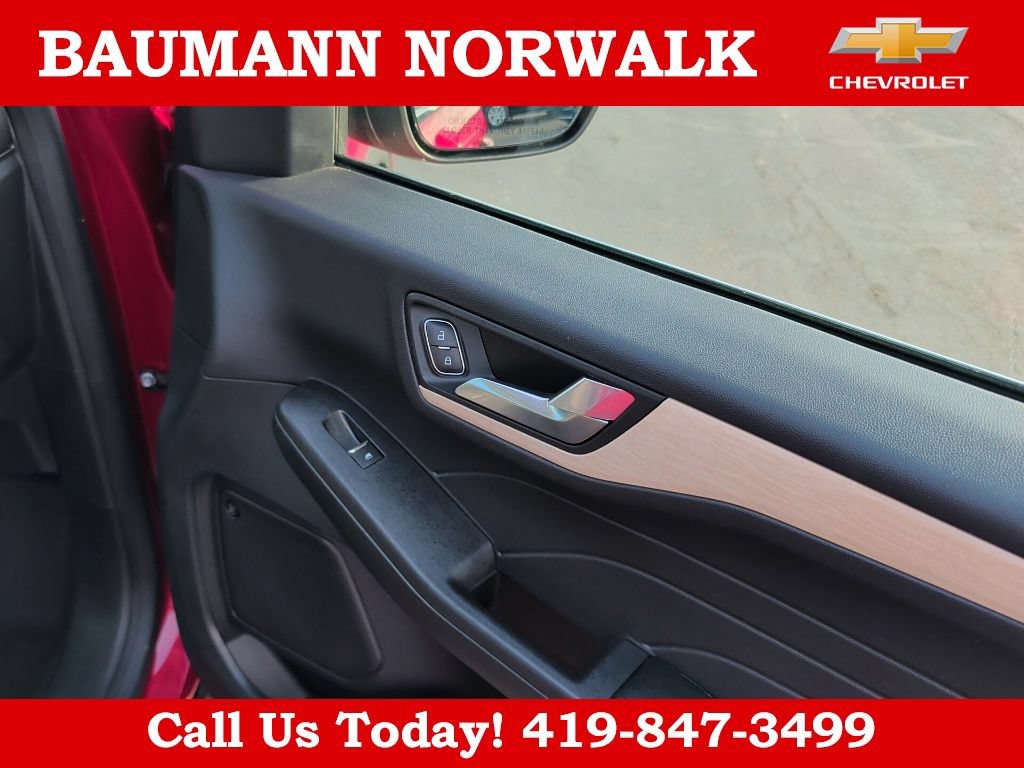 Used 2021 Ford Escape Titanium w/ Titanium Elite Package AWD/4WD image 13