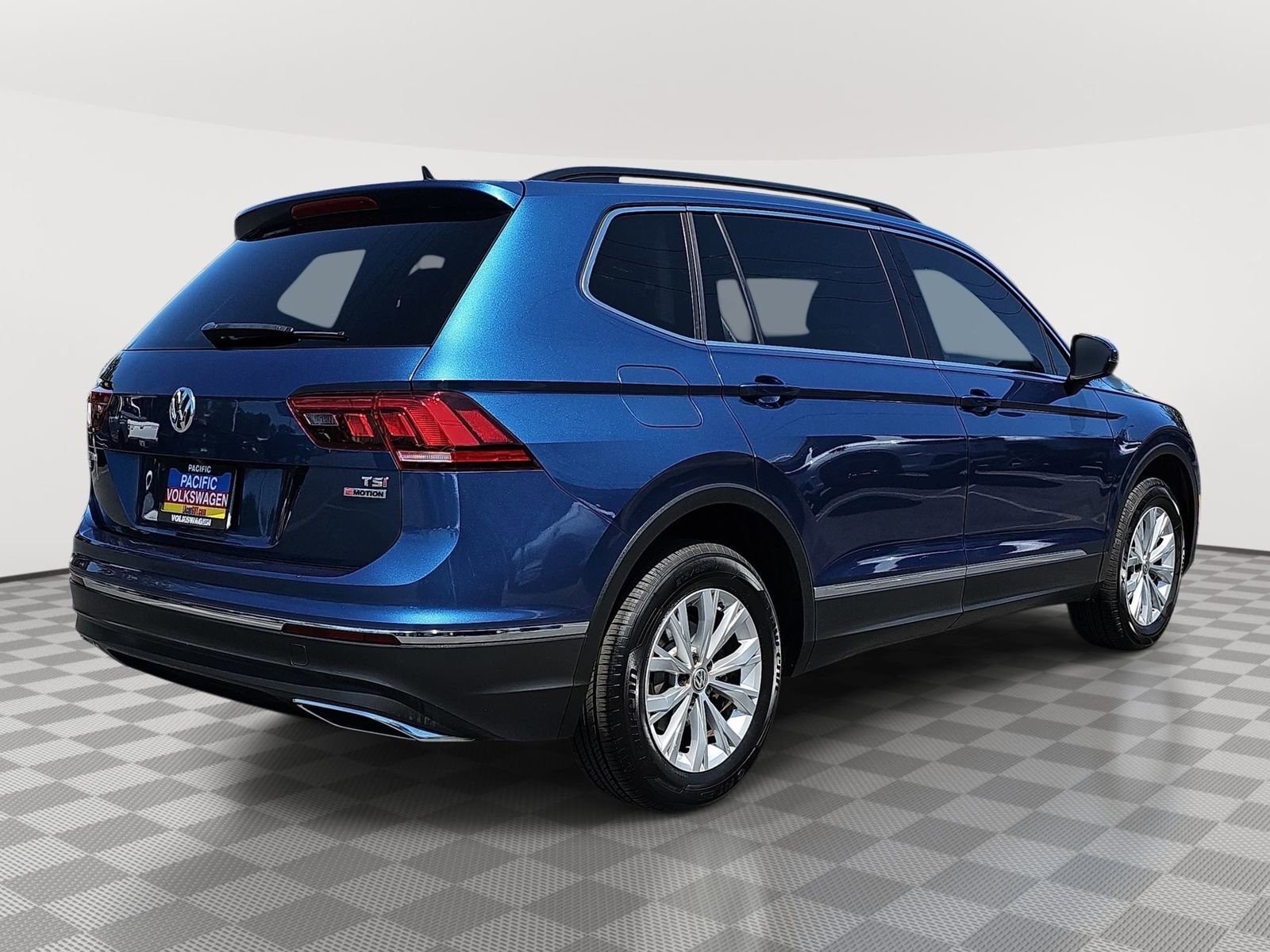 Used 2018 Volkswagen Tiguan SE AWD/4WD image 5