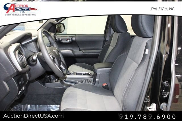 Used 2021 Toyota Tacoma TRD Off-Road AWD/4WD image 10