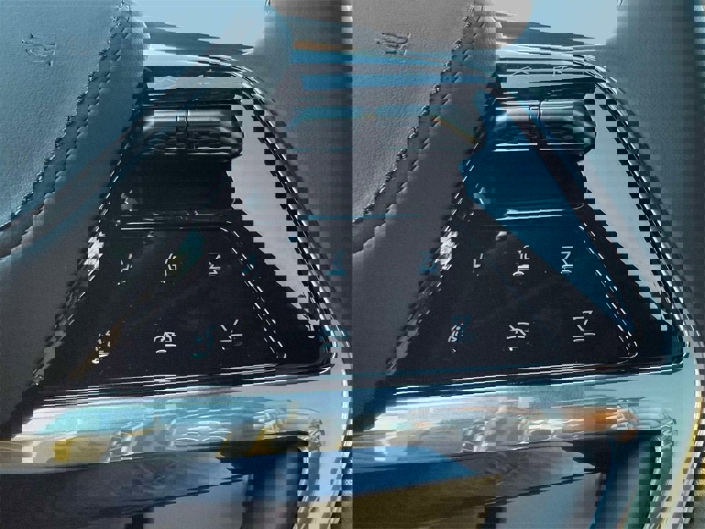 New 2025 Cadillac Escalade IQ Luxury 2 image 17