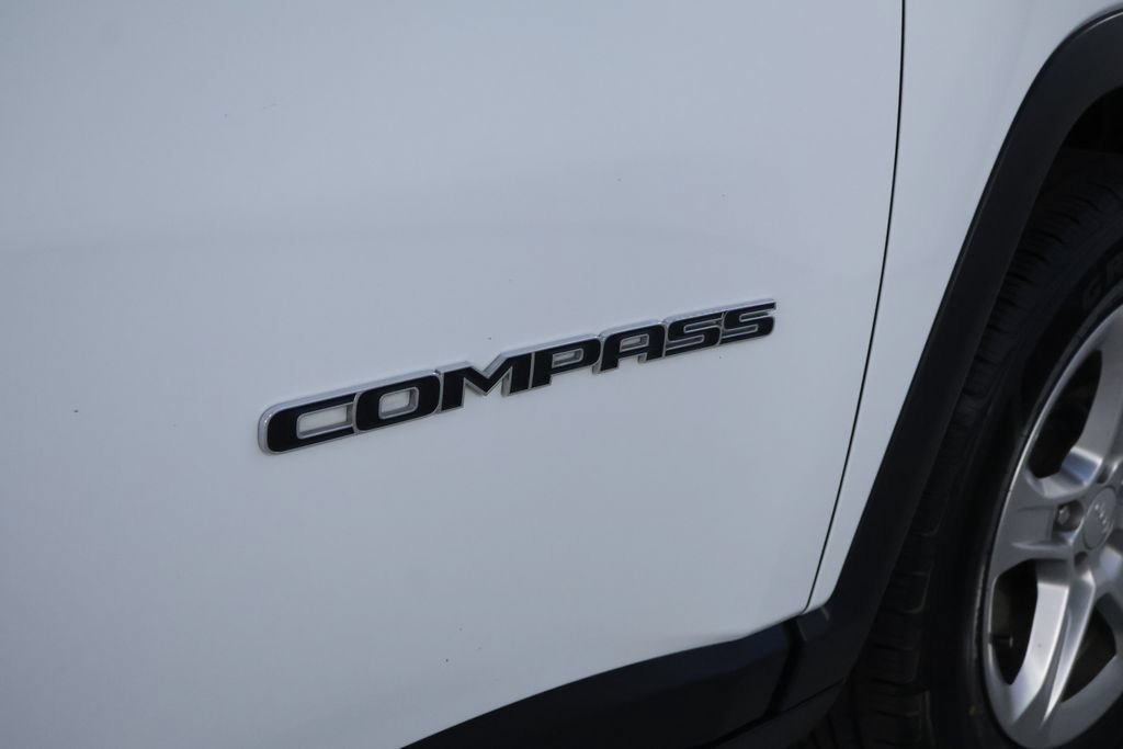 Used 2024 Jeep Compass Latitude AWD/4WD image 10