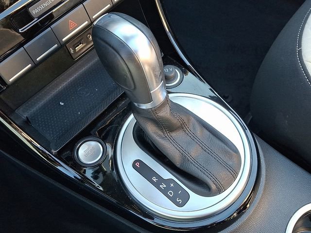 Used 2019 Volkswagen Beetle 2.0T SE image 21