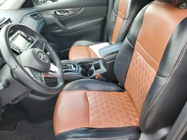 Used 2019 Nissan Rogue SV w/ Premium Package AWD/4WD image 17