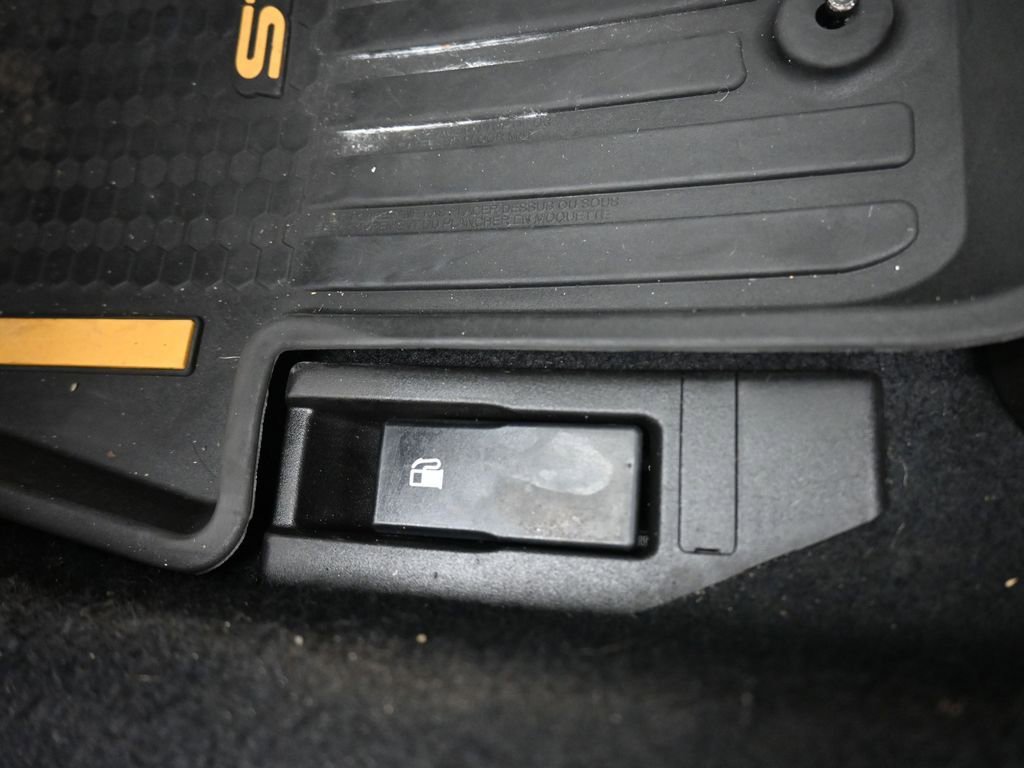 Used 2022 Subaru Crosstrek 2.5i Sport w/ Moonroof Package AWD/4WD image 13