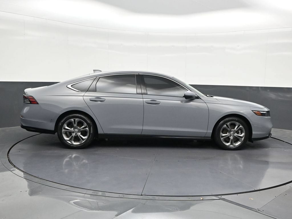Used 2023 Honda Accord EX-L image 6