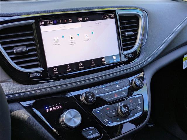 New 2026 Chrysler Pacifica Select image 13