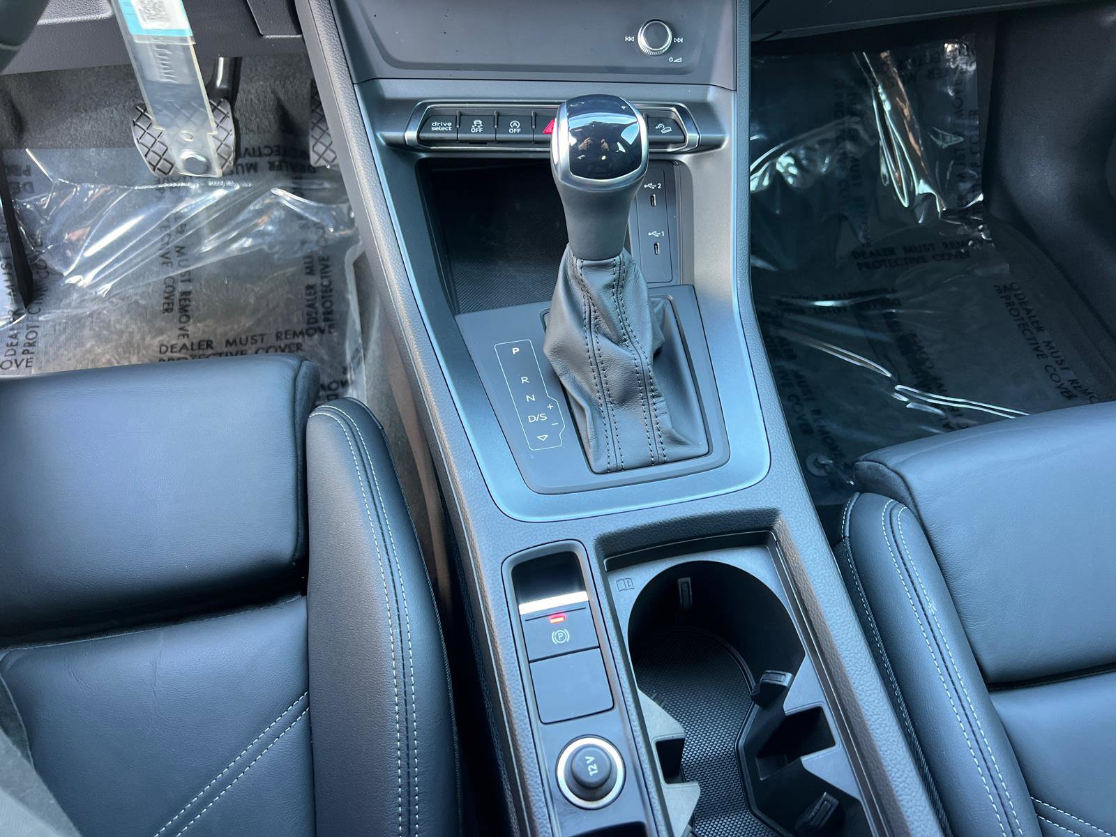 Certified 2025 Audi Q3 2.0T Premium w/ Black Optic Sport Package image 32