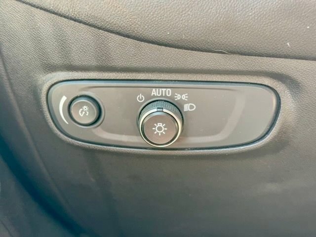 Used 2022 Chevrolet Equinox LS AWD/4WD image 25