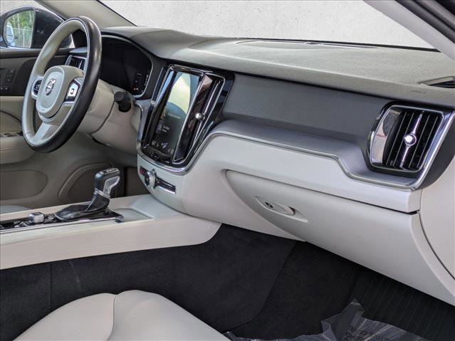 Used 2019 Volvo S60 T5 Momentum image 28