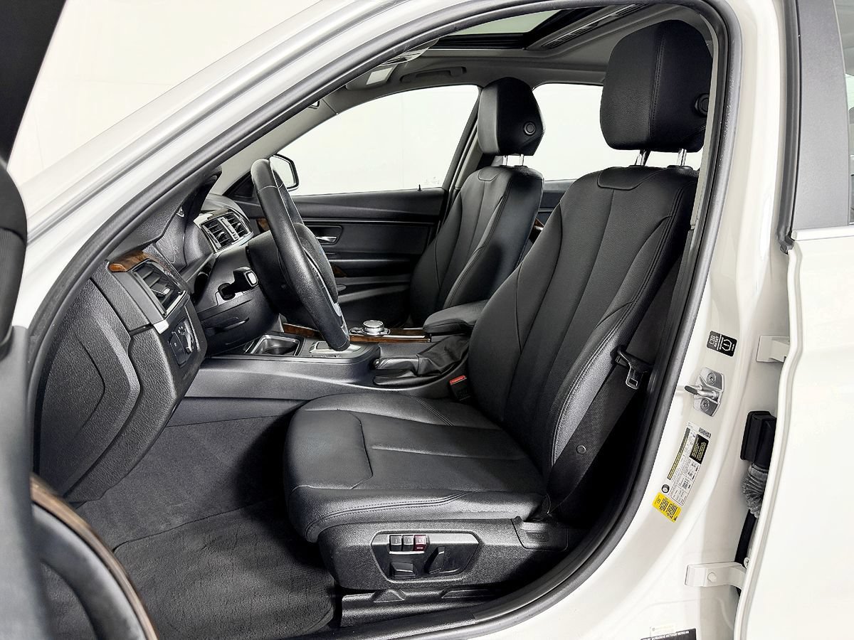 Used 2015 BMW 328i Sedan RWD image 30