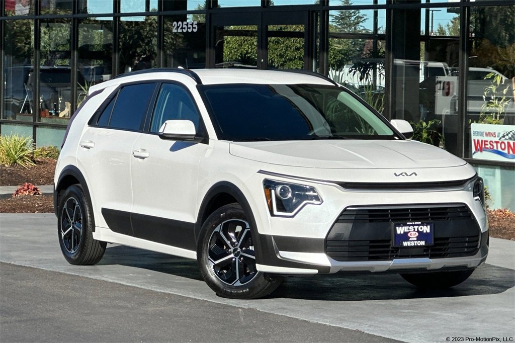 Certified 2025 Kia Niro EX image 1