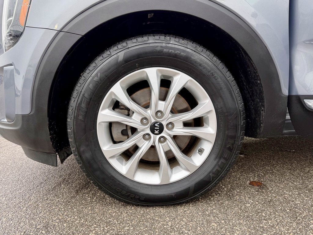 Used 2021 Kia Telluride LX image 32