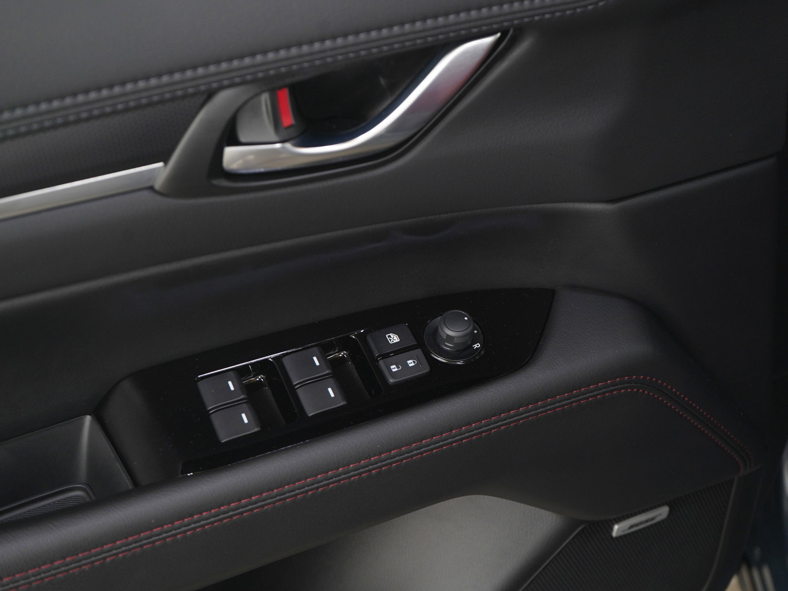 Certified 2025 MAZDA CX-5 Carbon Edition image 23