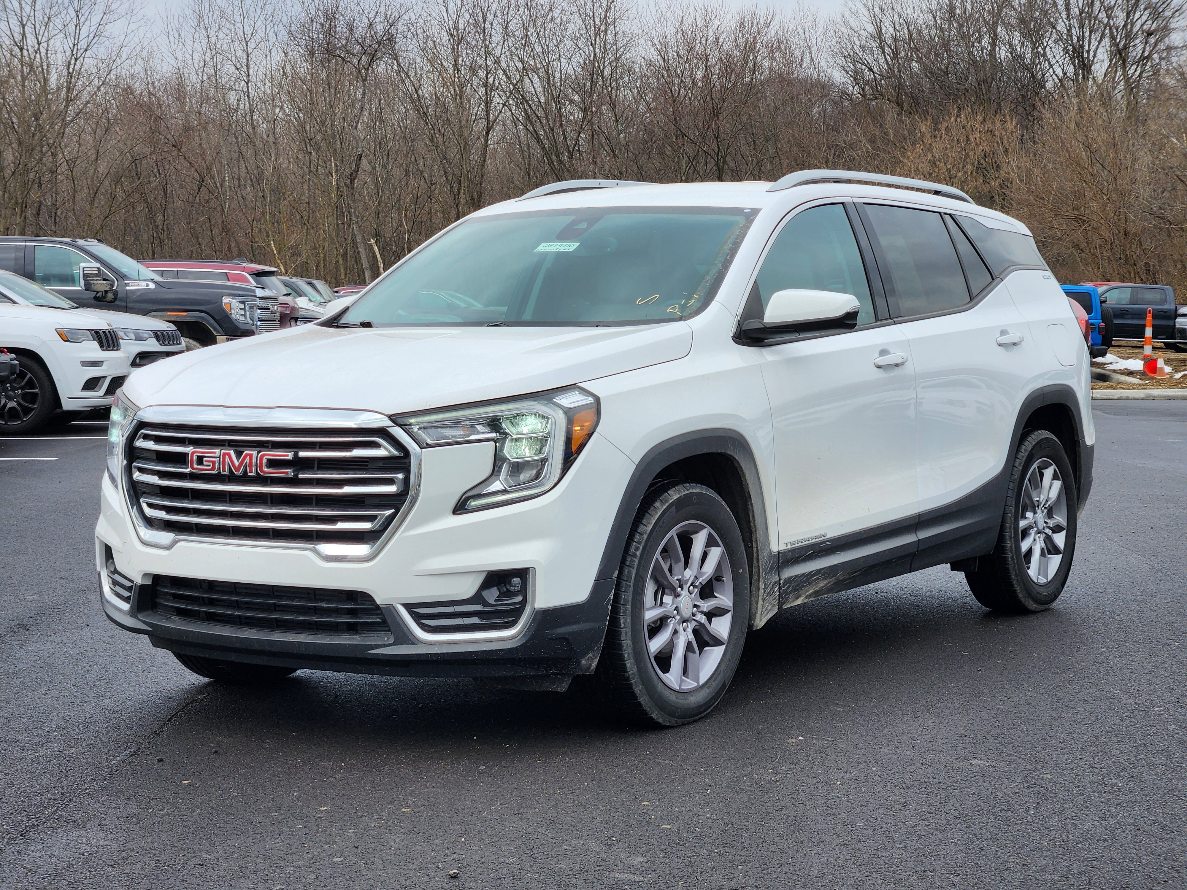 Used 2023 GMC Terrain SLT w/ Infotainment Package II image 11