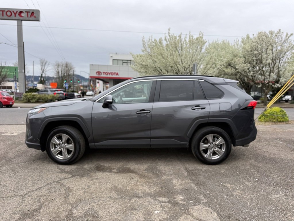 Used 2025 Toyota RAV4 XLE w/ Convenience Package image 5