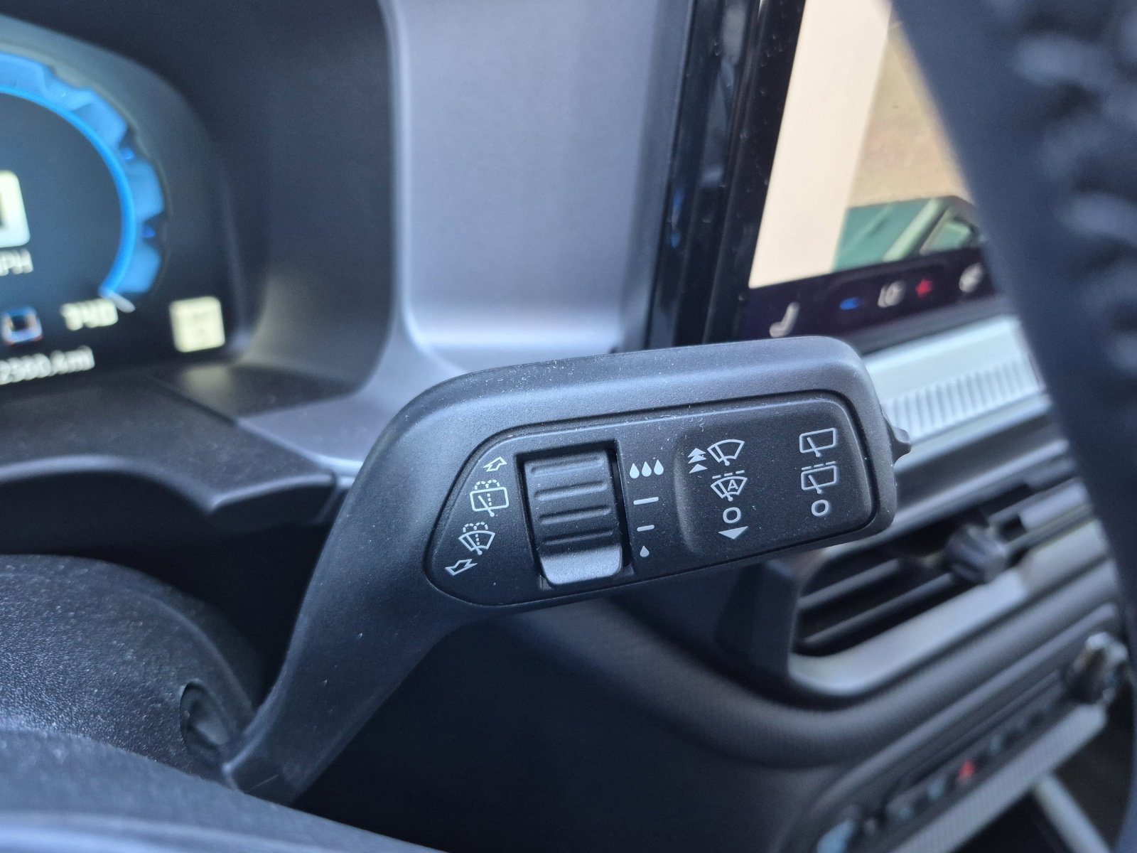 Used 2025 Ford Bronco Sport Outer Banks w/ Outer Banks Tech Package+ image 46