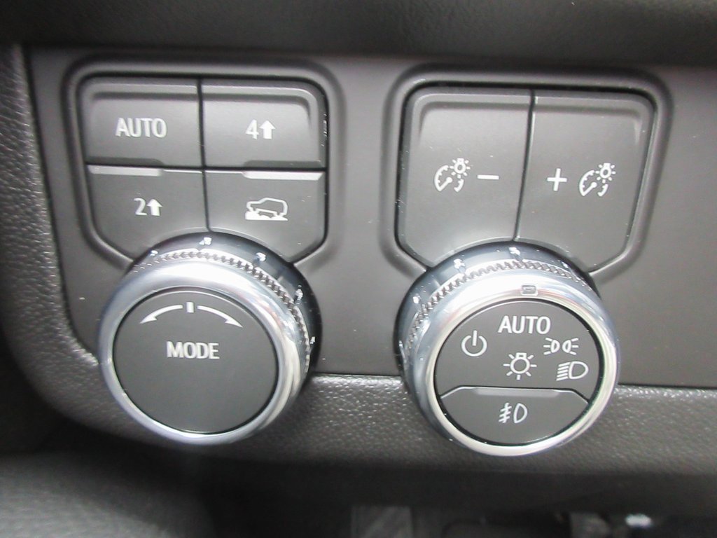 New 2026 GMC Yukon XL Denali w/ Sun & Power Step Package image 17