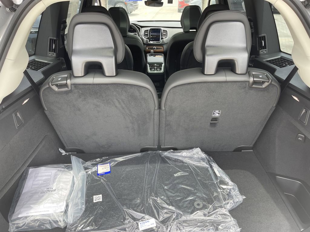Used 2025 Volvo XC90 B6 Plus image 6