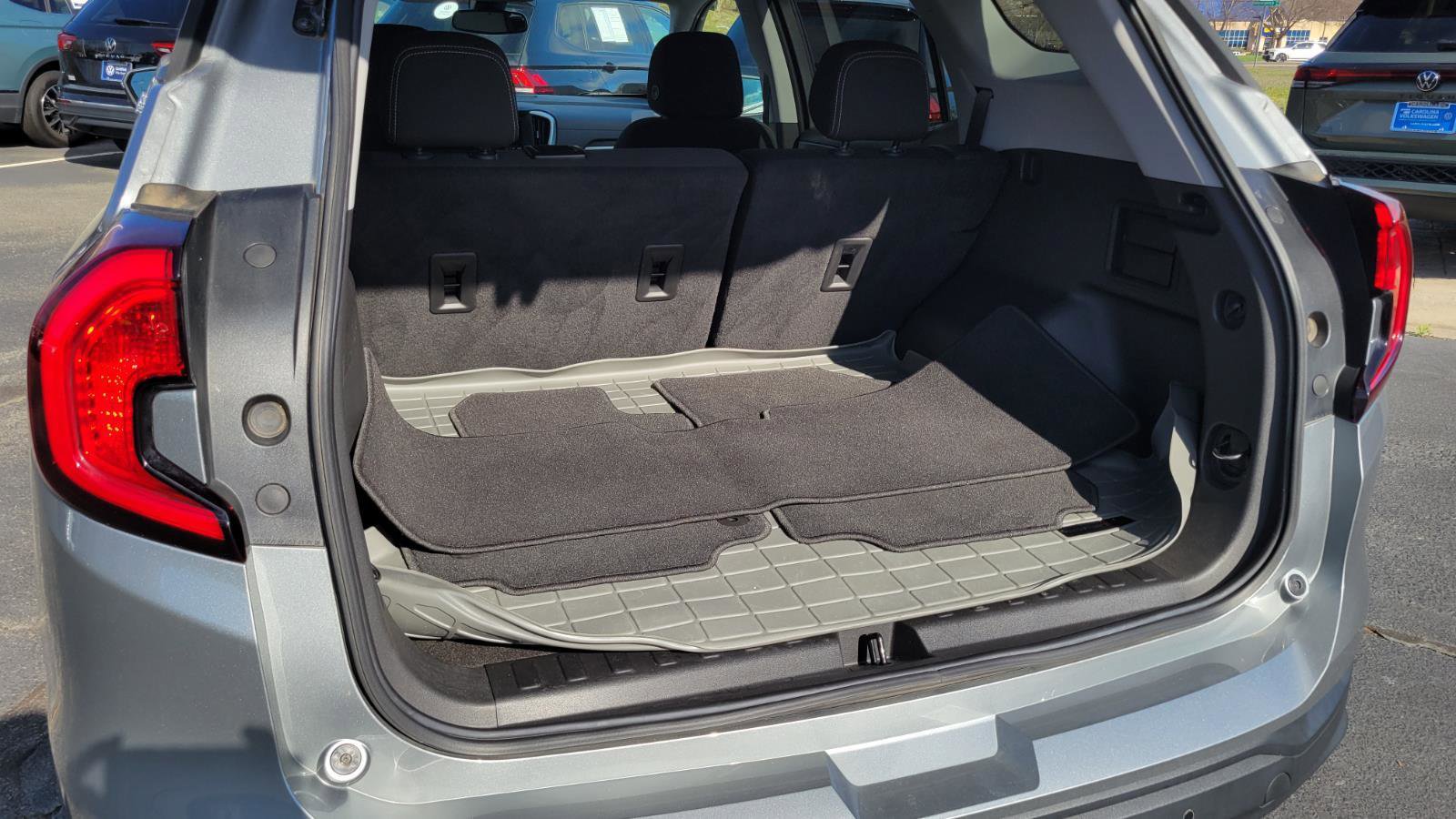 Used 2023 GMC Terrain SLE image 49