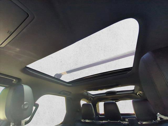 Used 2019 Land Rover Discovery SE AWD/4WD image 21