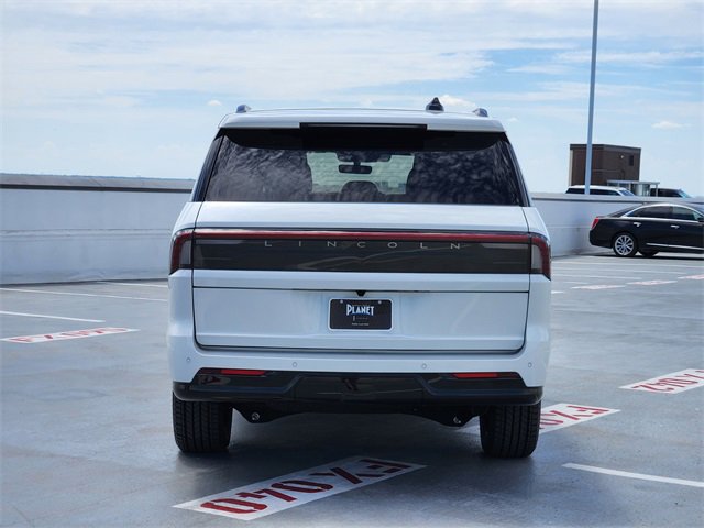 New 2025 Lincoln Navigator L Reserve w/ Jet Appearance Package image 6