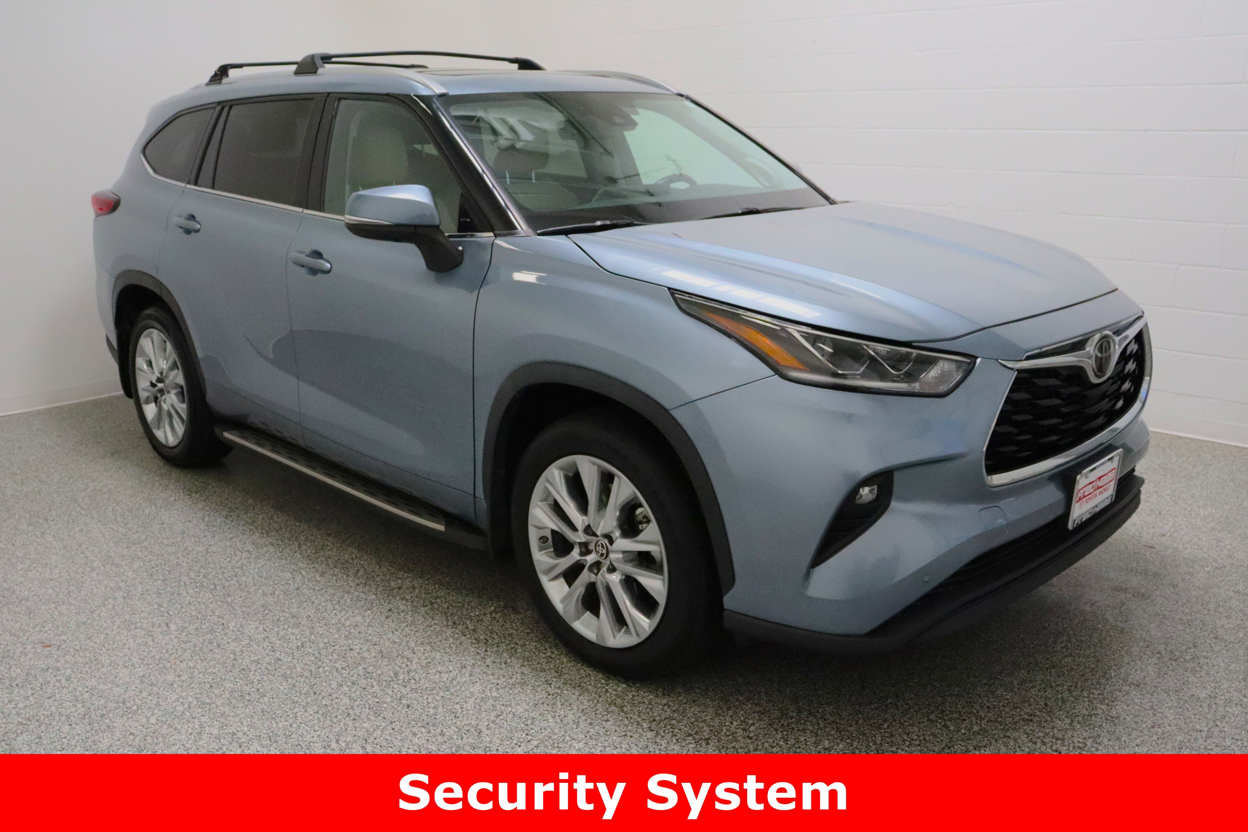Used 2023 Toyota Highlander Limited image 4