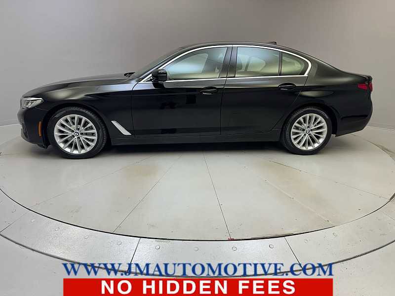 Used 2023 BMW 530i xDrive w/ Premium Package image 2