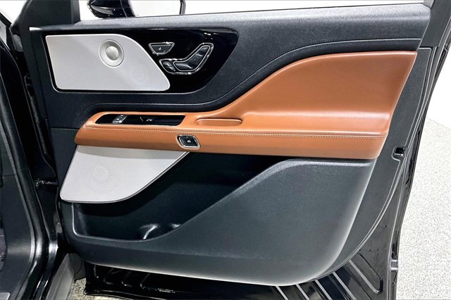 Used 2021 Lincoln Aviator Reserve w/ Equipment Group 202A image 29