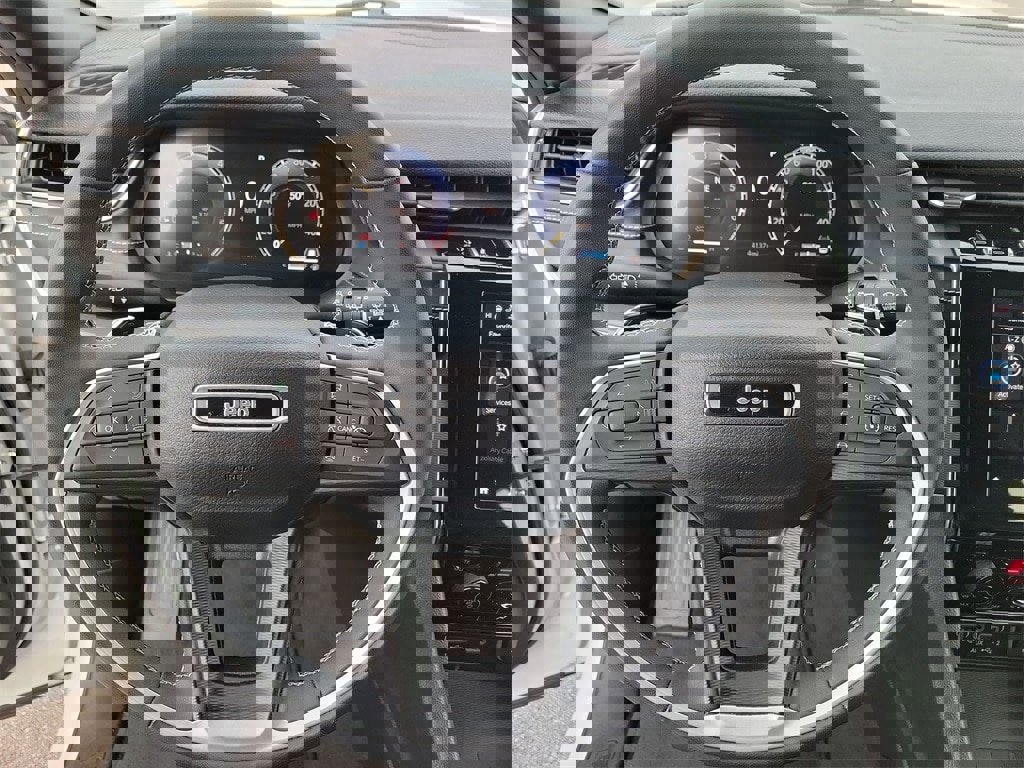 Used 2024 Jeep Grand Cherokee L Laredo image 21