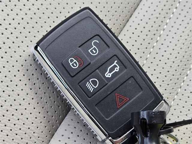 New 2025 Land Rover Discovery Sport S image 48