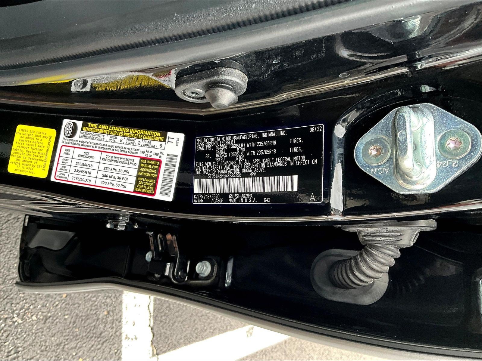 Used 2022 Toyota Highlander LE AWD/4WD image 19