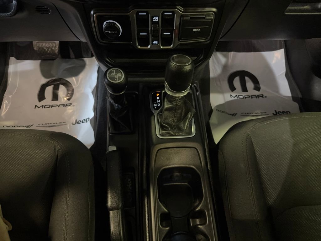 Used 2023 Jeep Wrangler Unlimited w/ Cold Weather Group image 19