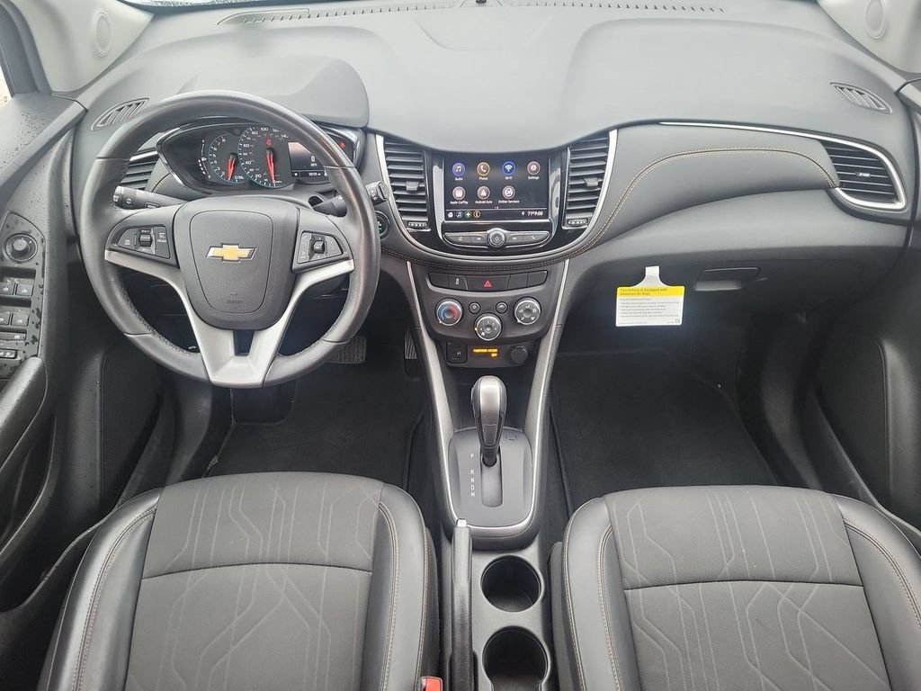 Used 2022 Chevrolet Trax LT w/ LT Convenience Package AWD/4WD image 25