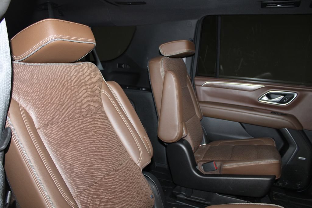Used 2021 Chevrolet Suburban High Country RWD image 26