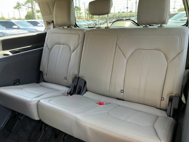 Used 2018 Ford Expedition Limited w/ Equipment Group 302A RWD image 18