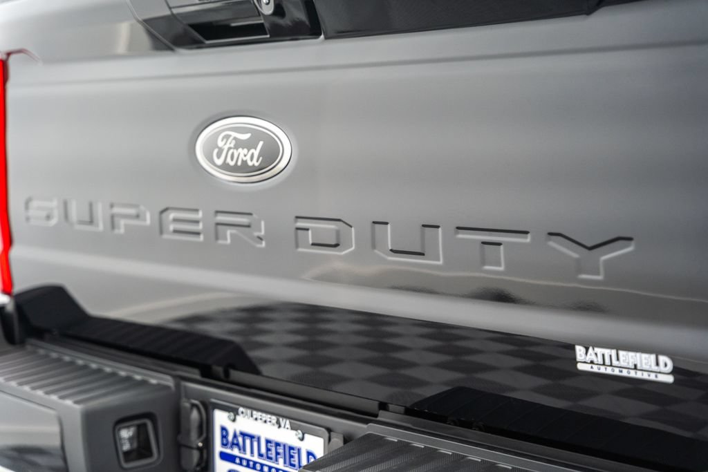 New 2026 Ford F250 Lariat w/ Black Appearance Package AWD/4WD image 9