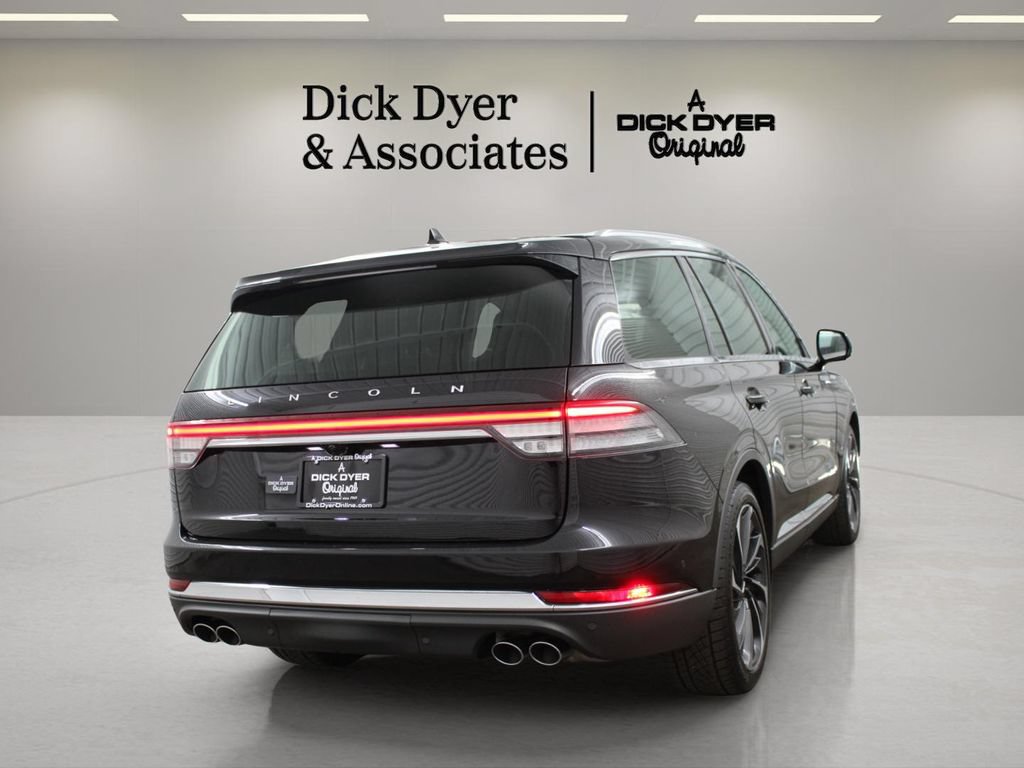 Used 2020 Lincoln Aviator Reserve w/ Equipment Group 202A AWD/4WD image 11