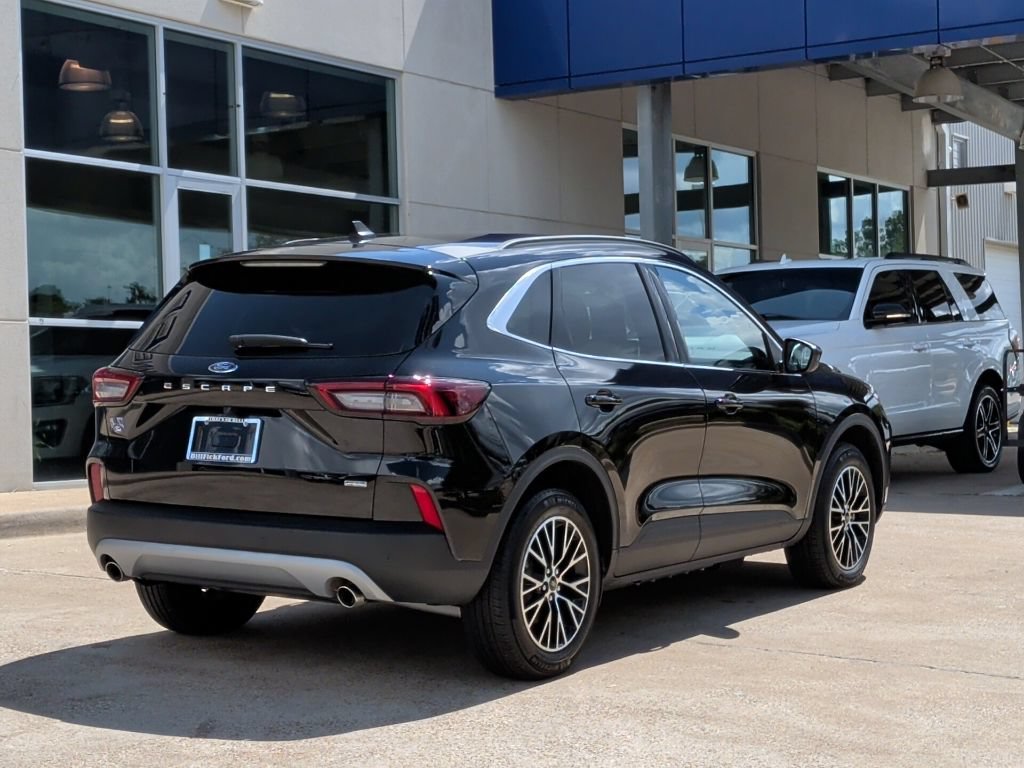Certified 2026 Ford Escape SE FWD image 3