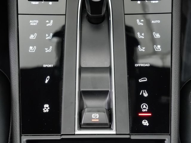 Certified 2023 Porsche Macan S AWD/4WD image 20
