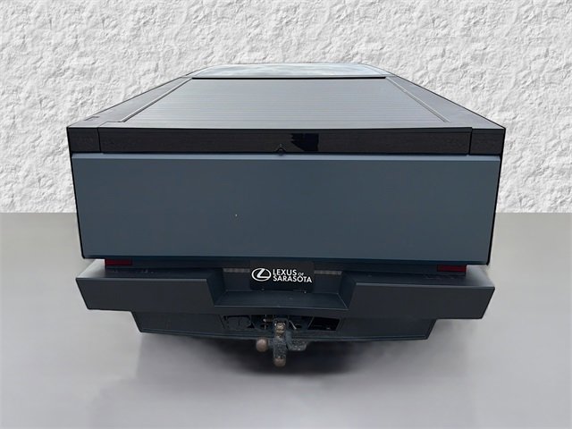 Used 2025 Tesla Cybertruck AWD Crew Cab image 4