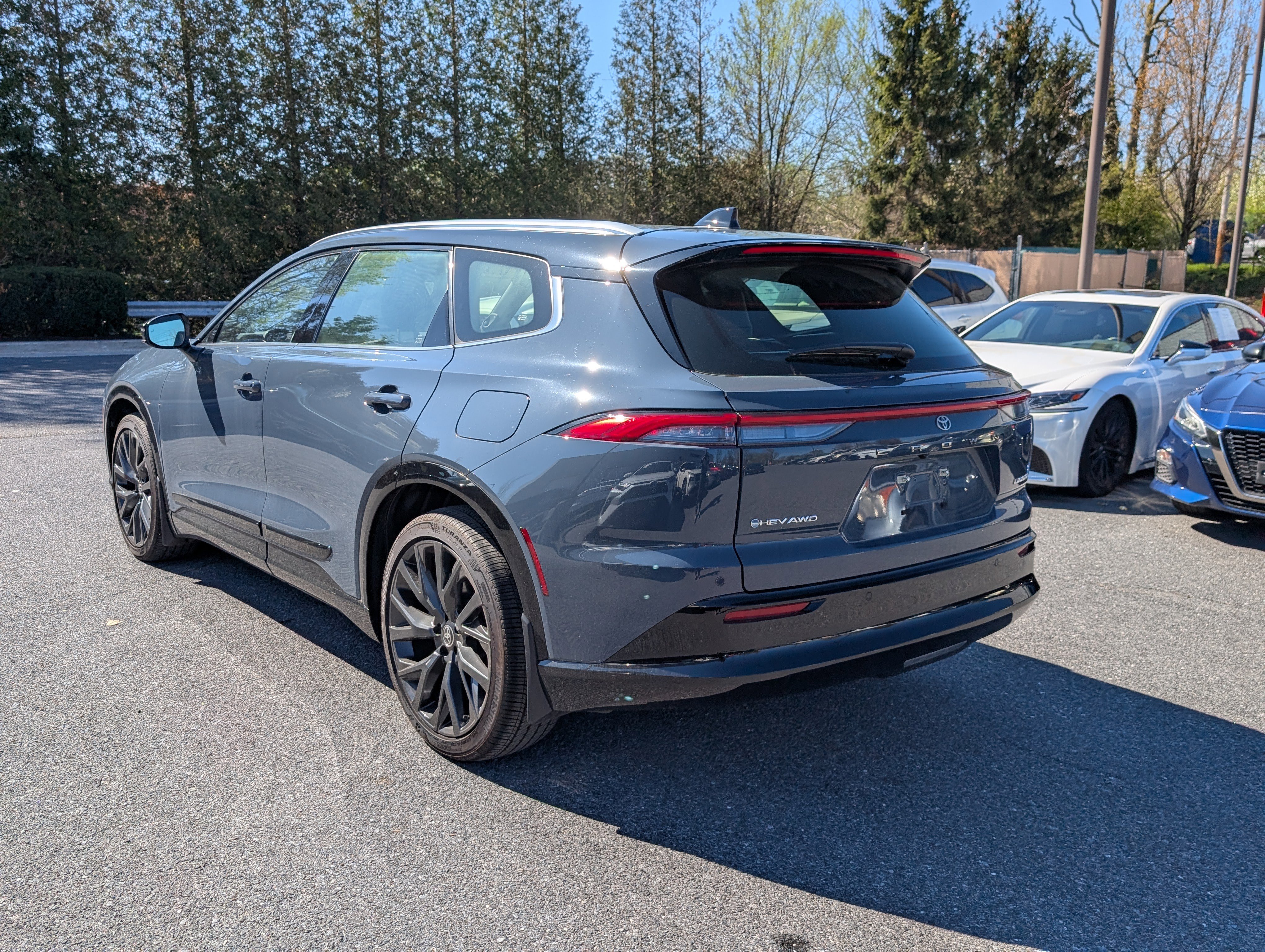 Used 2025 Toyota Crown Signia w/ Advanced Technology Package image 5