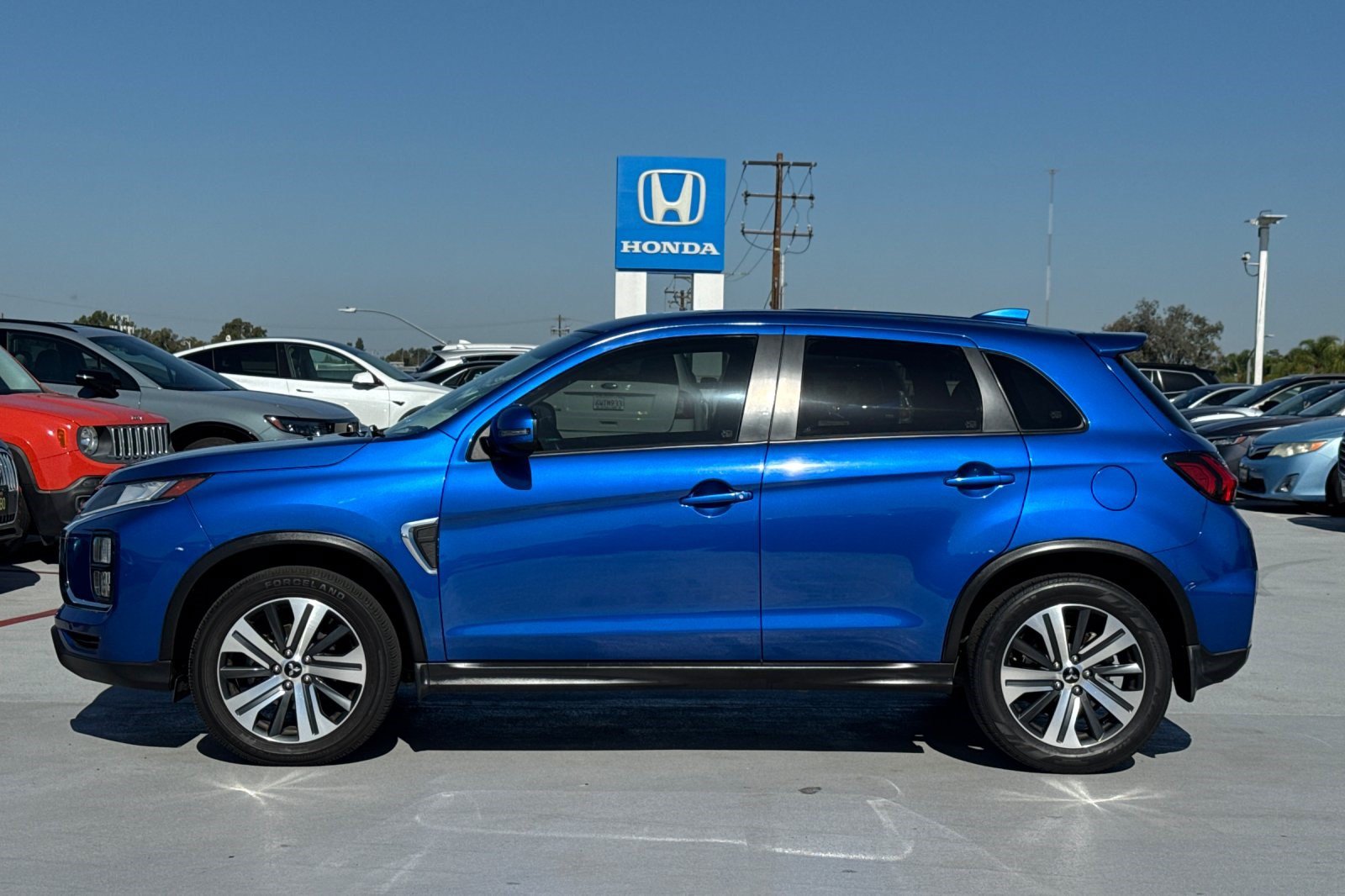 Used 2021 Mitsubishi Outlander Sport SE FWD image 2