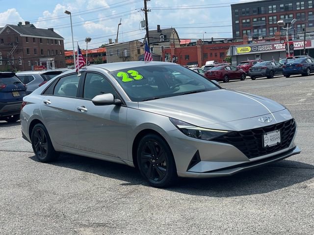 Used 2023 Hyundai Elantra SEL image 3