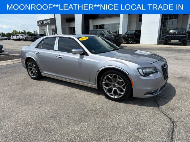 Used 2018 Chrysler 300 S w/ 300S Premium Group RWD image 2