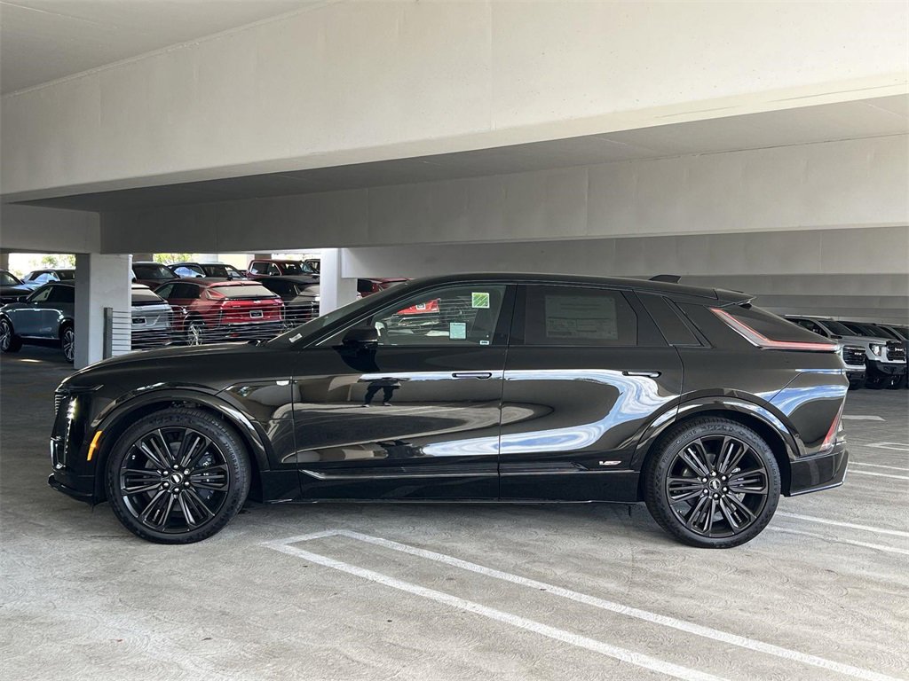 New 2026 Cadillac Lyriq V image 7
