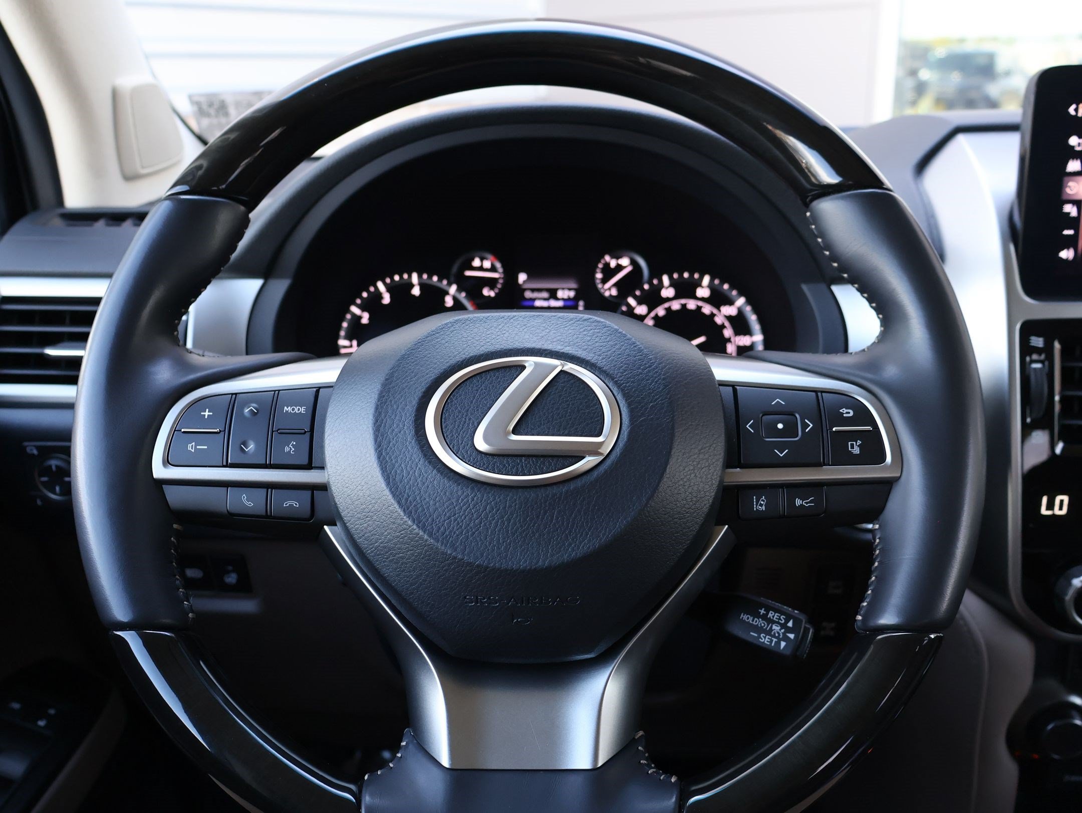 Used 2023 Lexus GX 460 Luxury w/ Sport Design Package AWD/4WD image 17
