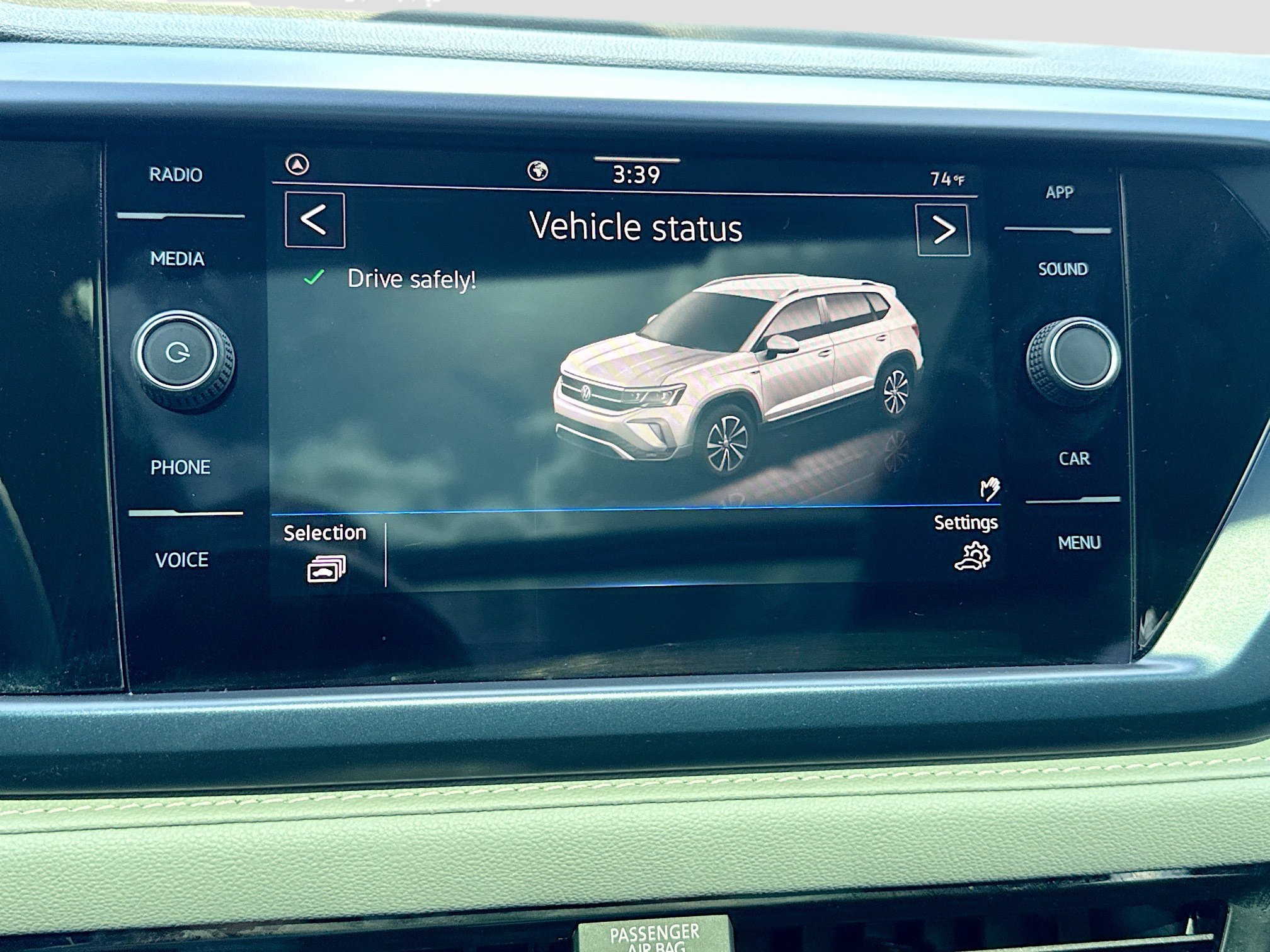 Used 2023 Volkswagen Taos SE w/ Panoramic Sunroof Package FWD image 29