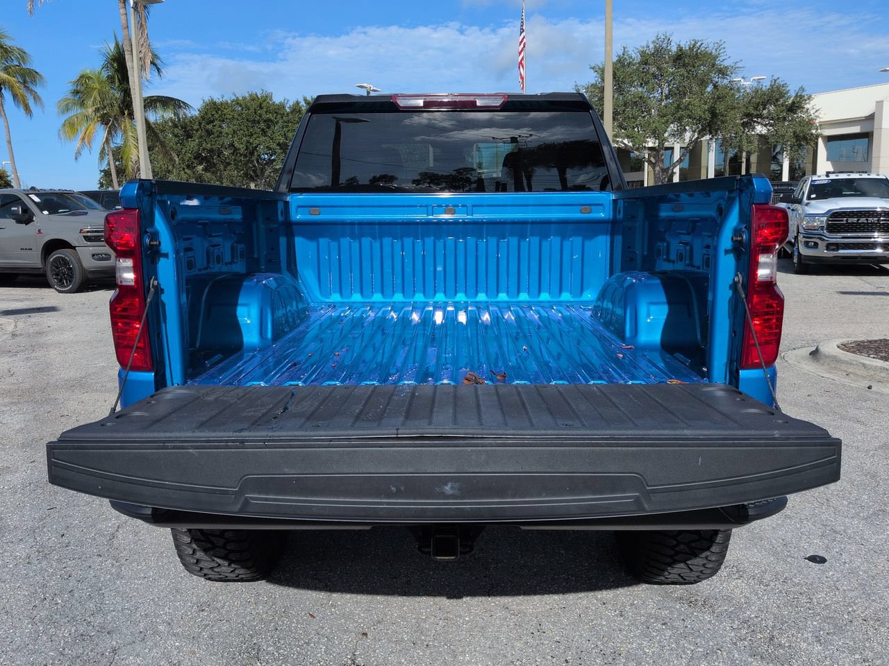 Used 2025 Chevrolet Silverado 1500 LT AWD/4WD image 13