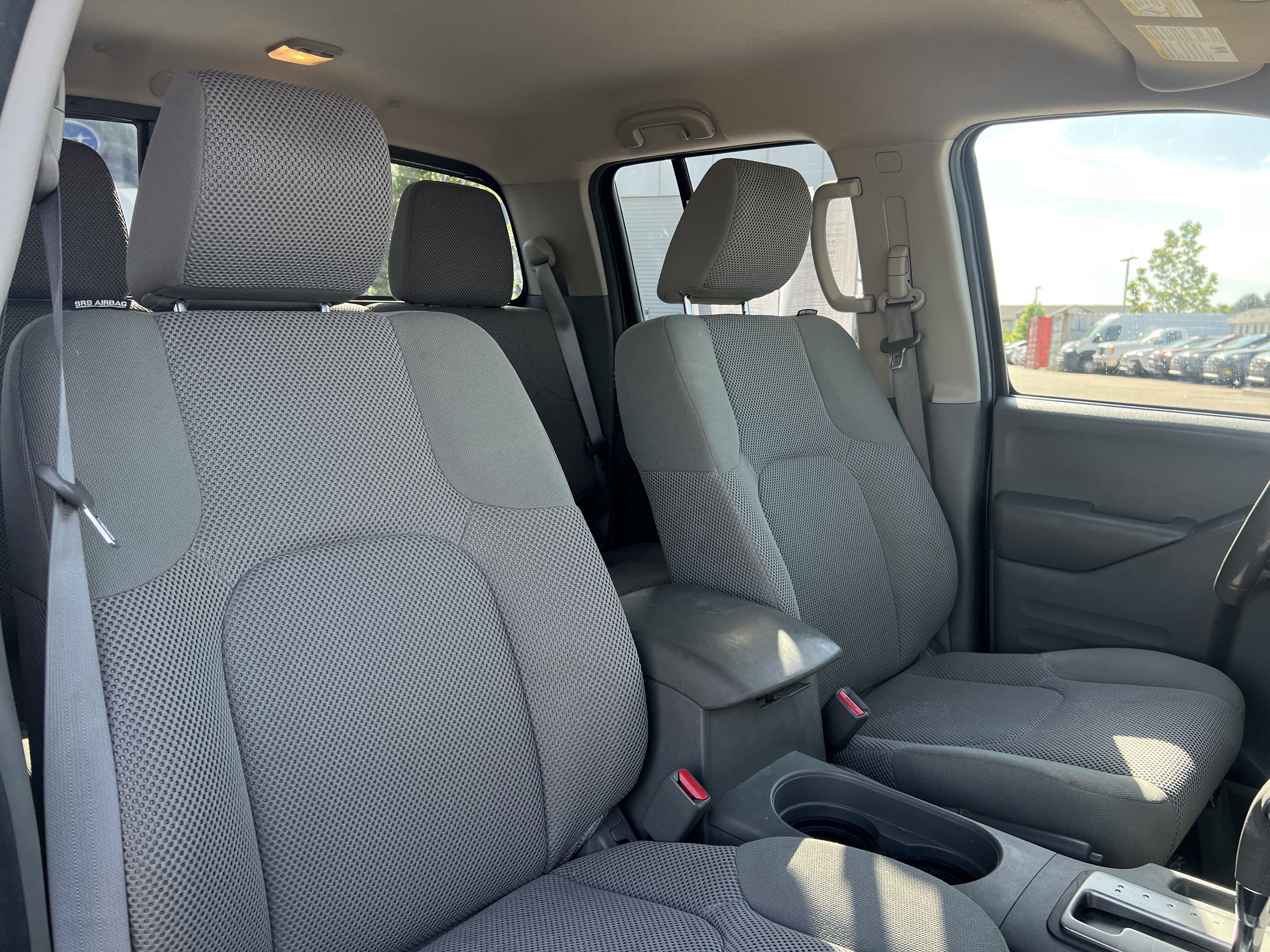 Used 2017 Nissan Frontier SV w/ SV Value Truck Package AWD/4WD image 16
