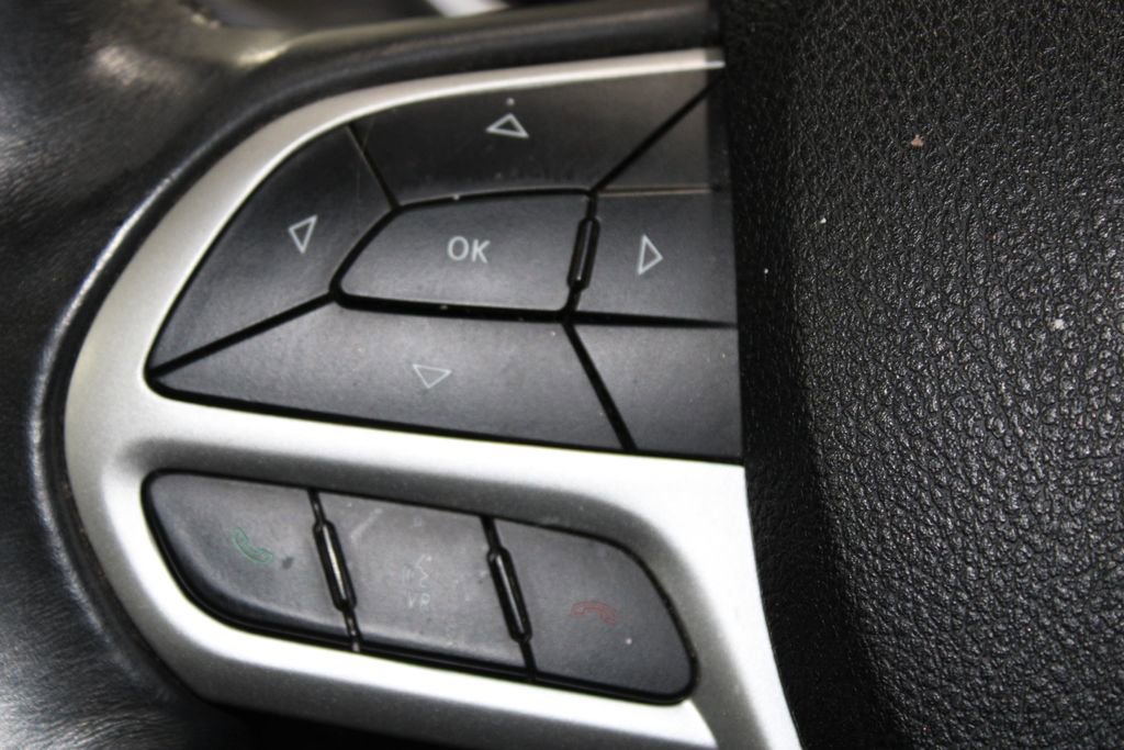 Used 2017 Jeep Cherokee Trailhawk w/ Comfort/Convenience Group image 33